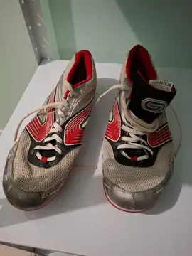 souliers de course 45