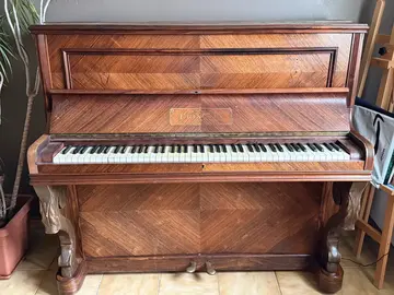piano droit état correct