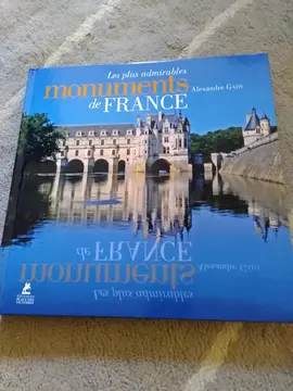 livre Les plus admirables monuments de France