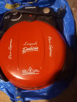 four à pizza Ferrari