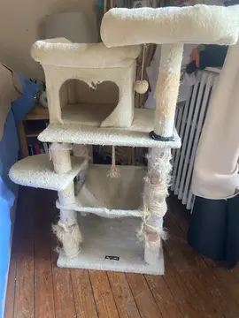 arbre à chat en l’état