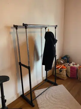 portant pour vêtements.