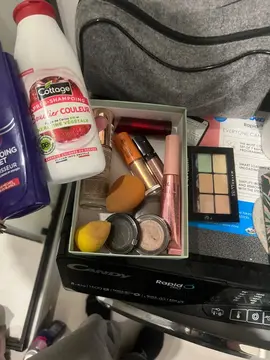 maquillage, vernis produit de beauté