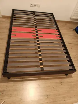 Sommier à lattes sur pieds