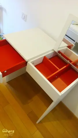 Petit bureau coiffeuse