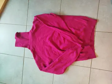 pull over rose taille 4 mais correspond à un 40/42