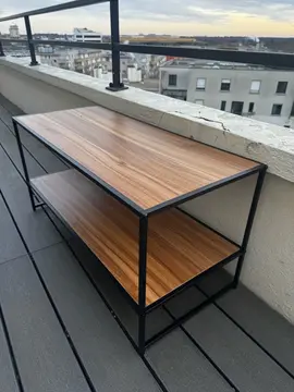 table basse en très bon état effet bois
