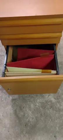 caisson de bureau sur roulettes