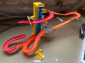 cuicuit mural hotwheels