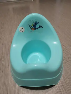 lit parapluie + pot d'apprentissage