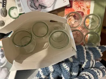 Lot de 9 pots en verre