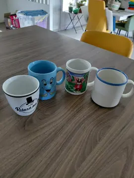 lot de 3 mugs et 1 tasse