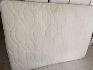 matelas état correct