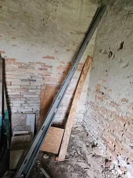 Trois montants pour plaques de plâtre M70/3000