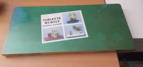 Etagères sans fixations neuves