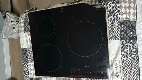 Plaque électrique fonctionnelle