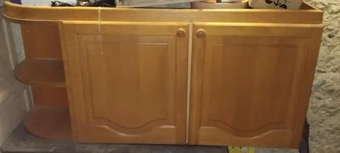 URGENT petite armoire étagère murale