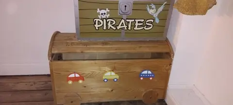 URGENT 2 coffres à jouets