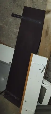 URGENT 2 tablettes murales avec équerres