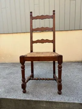 donne 6 chaises ,assise en paille