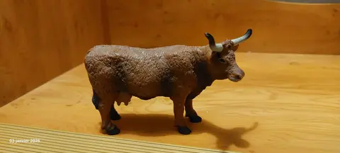 figurine vache plastique