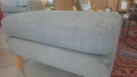 canapé ikea karlstad et pouf assorti gris