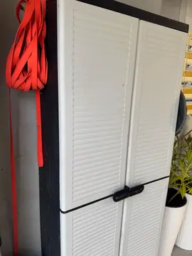 armoire en plastique