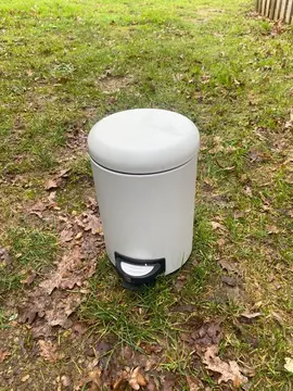 Poubelle de salle de bain