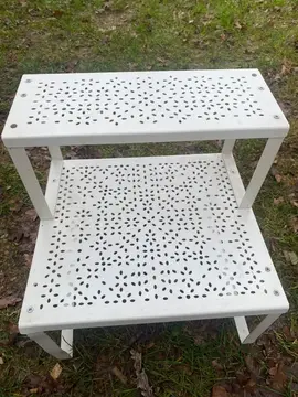 Marche-pied en métal