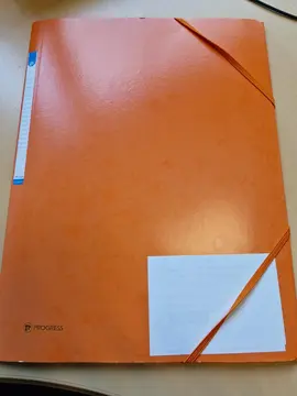 pochette a rabats et à élastique pour étudiant