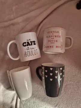 4 mugs