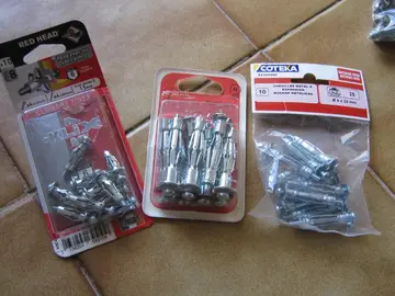 Chevilles métal à expansion