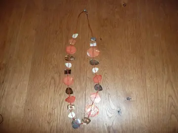 Collier orange/marron/blanc