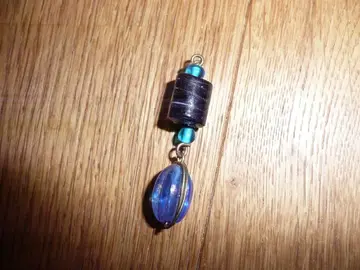 Pendentif couleur bleue