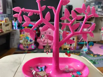 Bonjour, je donne divers boucles d'oreilles