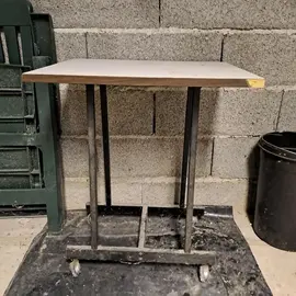 petite table à roulettes