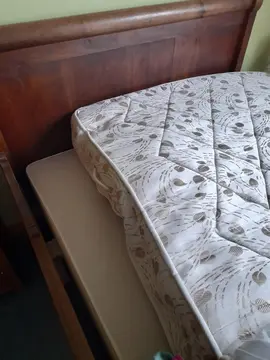 lit a rouleau matelas et sommier propre