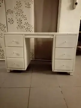 Bureau ancien à RETAPER entièrement