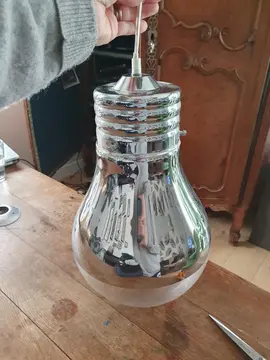 luminaire en forme d'ampoule