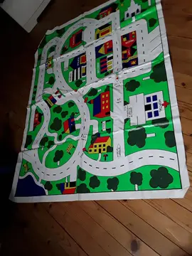 circuit voiture sur toile cirée