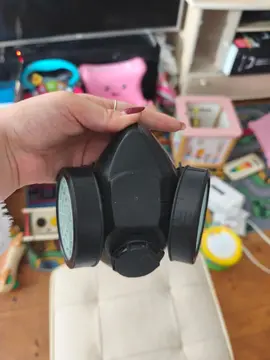 Bonjour, je donne ce masque a gaz