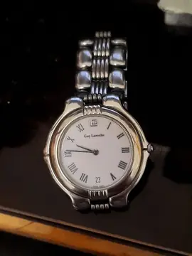 Montre Guy Laroche pour femme ou enfant