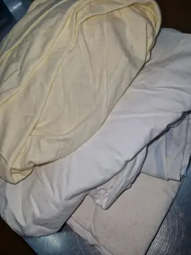 donne lot de draps et serviettes tachées