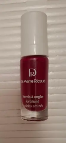 vernis à ongles neuf