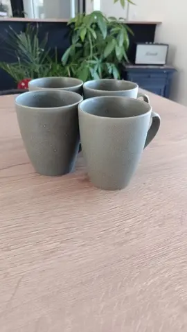 mugs
