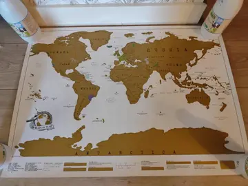 grande carte du monde à gratter