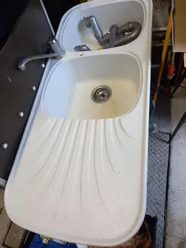 Evier de cuisine blanc, en résine