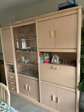 donne living à démonter et à évacuer