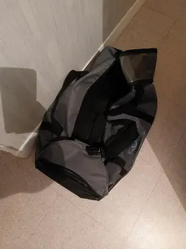 cabas pratiquement neuf fermeture cassée