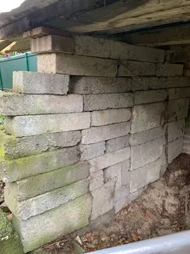 Donne lot de parpaings